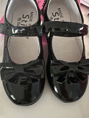 Patent Mary Jane Bow Kids Shoes - Black sz Eu 24 or us sz 8